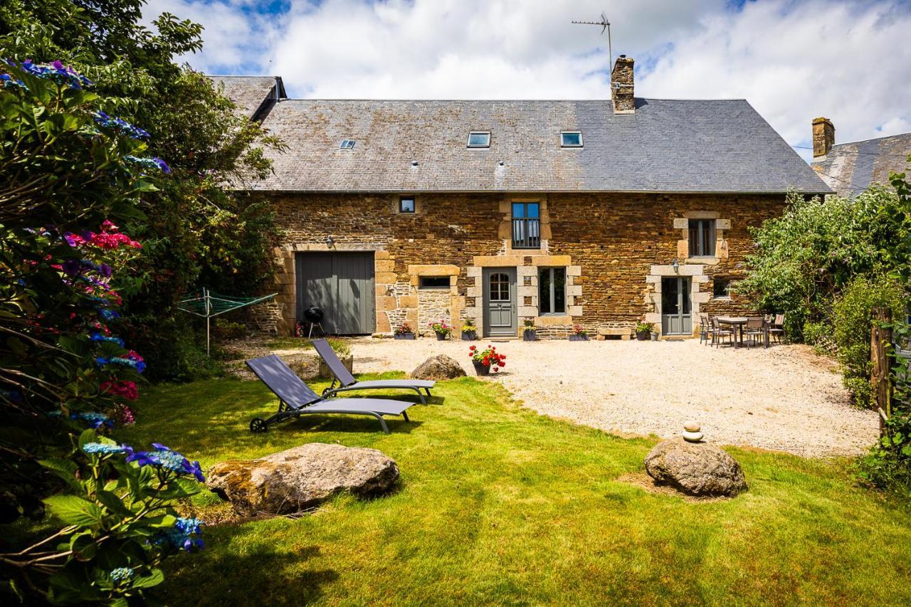 Les Prairies Du Mont - Le Gite De La Chapelle Sougéal Exteriör bild